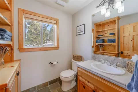 12480 Pinnacle Loop, Truckee, CA 96161 photo 10