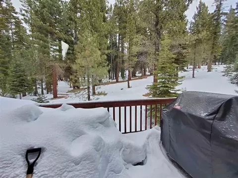 11075 Sitzmark Way, Truckee, CA 96161 photo 5