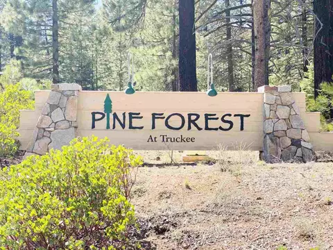 12044 Saddleback Dr, Truckee, CA 96161 photo 3