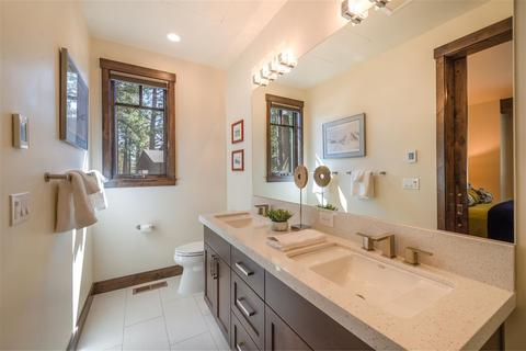 11490 Bottcher Loop, Truckee, CA 96161 photo 18