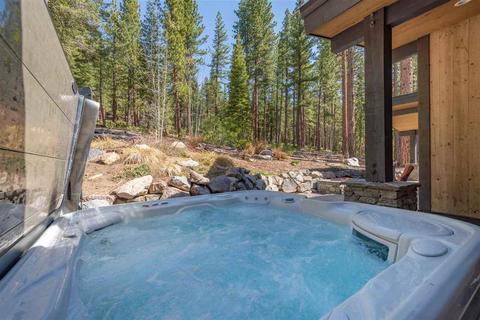 11490 Bottcher Loop, Truckee, CA 96161 photo 5
