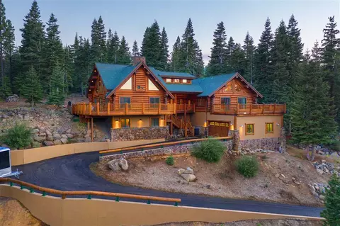 13787 Pathway Ave, Truckee, CA 96161 photo 2