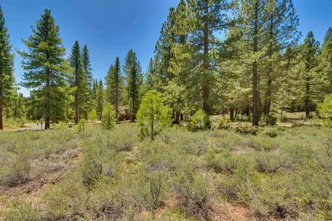 11670 Bottcher Loop, Truckee, CA 96161 photo 4
