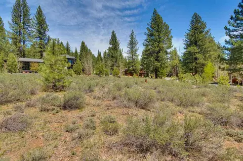 11670 Bottcher Loop, Truckee, CA 96161 photo 3