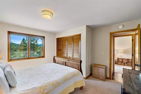 13034 Pinnacle Loop, Truckee, CA 96161 photo 11