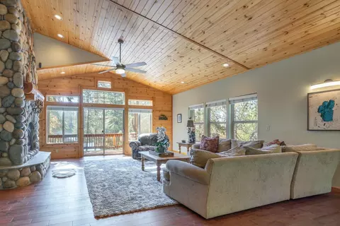 12032 Bennett Flat Rd, Truckee, CA 96161 photo 3