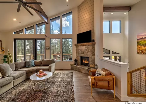 11964 Cavern Way, Truckee, CA 96161 photo 2