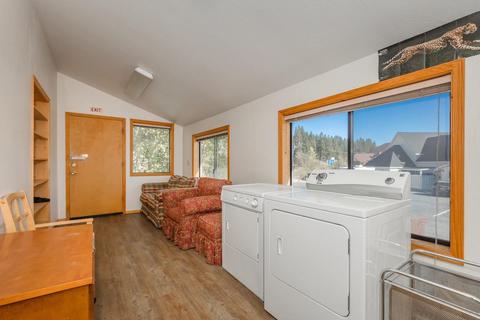 10092 E St, Truckee, CA 96161 photo 3