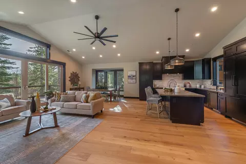 13510 Skiview Loop, Truckee, CA 96161 photo 5