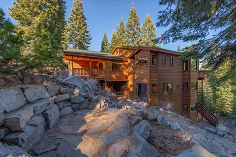 12963 Skislope Way, Truckee, CA 96161 photo 3