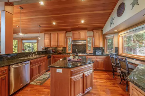 12963 Skislope Way, Truckee, CA 96161 photo 10