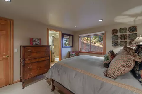 12963 Skislope Way, Truckee, CA 96161 photo 20