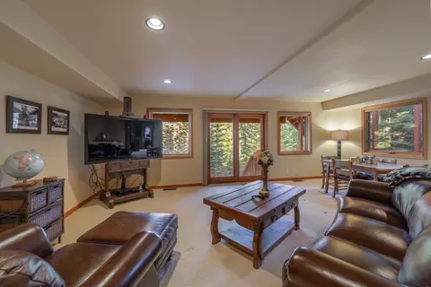 12963 Skislope Way, Truckee, CA 96161 photo 18