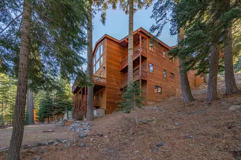 12963 Skislope Way, Truckee, CA 96161 photo 2