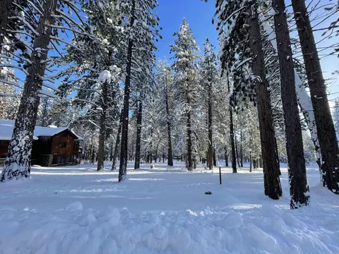 11641 Bottcher Loop, Truckee, CA 96161 photo 4