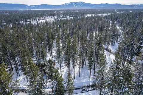 11641 Bottcher Loop, Truckee, CA 96161 photo 2