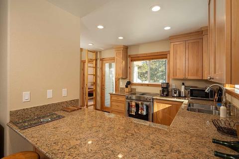 283 Basque, Truckee, CA 96161 photo 5
