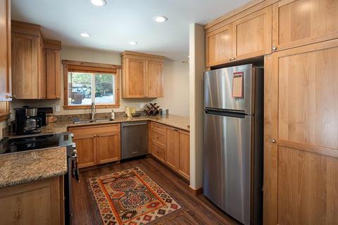 283 Basque, Truckee, CA 96161 photo 6