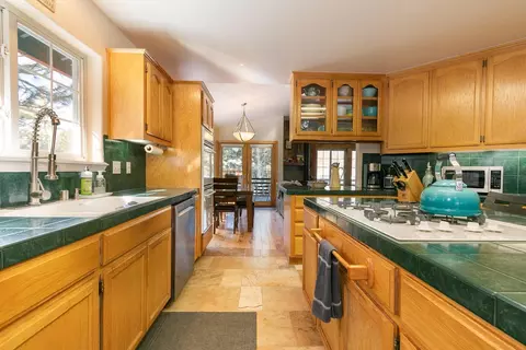 10540 Codogan St, Truckee, CA 96161 photo 7