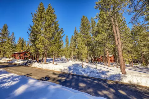 11651 Bottcher Loop, Truckee, CA 96161 photo 11
