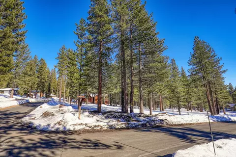 11651 Bottcher Loop, Truckee, CA 96161 photo 13