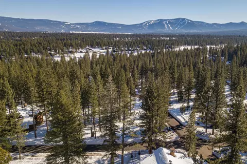11651 Bottcher Loop, Truckee, CA 96161 photo 3