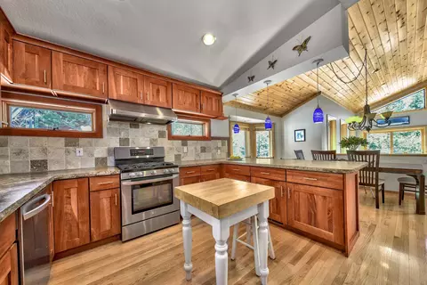 12449 Pinnacle Loop, Truckee, CA 96161 photo 7