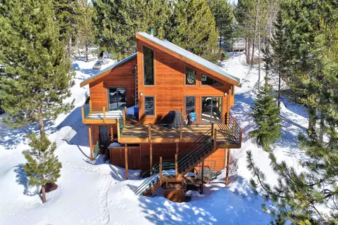 12449 Pinnacle Loop, Truckee, CA 96161 photo 2