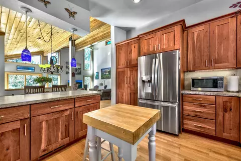 12449 Pinnacle Loop, Truckee, CA 96161 photo 6