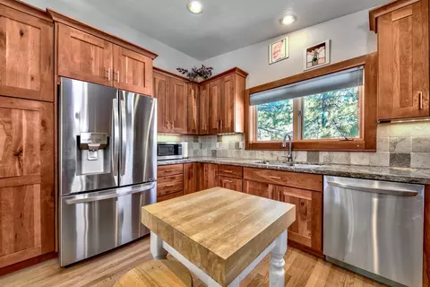 12449 Pinnacle Loop, Truckee, CA 96161 photo 5