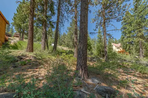 12561 Sierra Dr, Truckee, CA 96161 photo 5