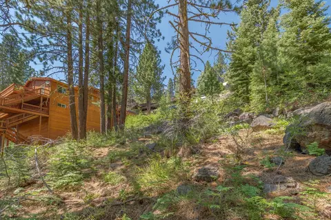 12561 Sierra Dr, Truckee, CA 96161 photo 3