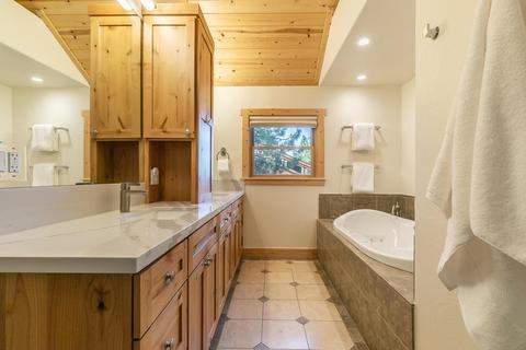 196 Basque, Truckee, CA 96161 photo 11