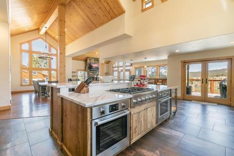 196 Basque, Truckee, CA 96161 photo 5