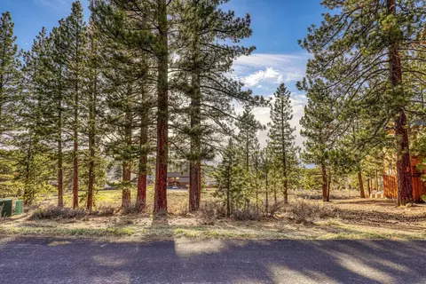 16366 Lance Dr, Truckee, CA 96161 photo 2