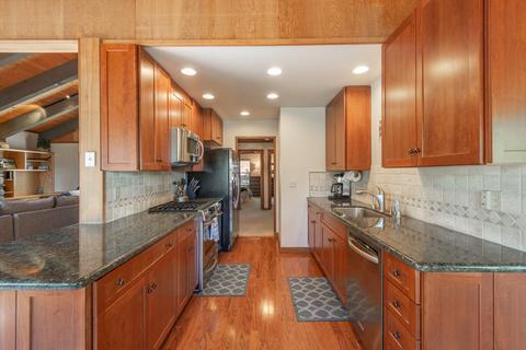 192 Basque, Truckee, CA 96161 photo 8