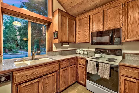 12665 Skiview Loop, Truckee, CA 96161 photo 7