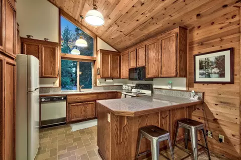 12665 Skiview Loop, Truckee, CA 96161 photo 6