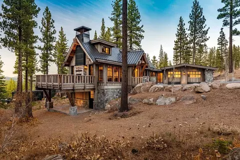 8249 Ehrman Dr, Truckee, CA 96161 photo 2
