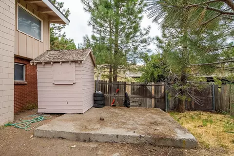 10175 Smith St, Truckee, CA 96161 photo 5
