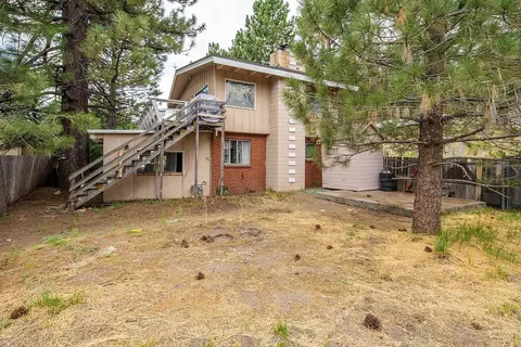 10175 Smith St, Truckee, CA 96161 photo 3