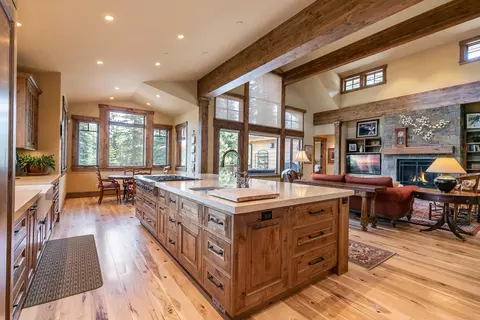 2105 Eagle Feather, Truckee, CA 96161 photo 4