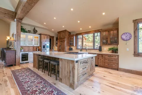 2105 Eagle Feather, Truckee, CA 96161 photo 5