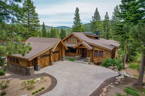2105 Eagle Feather, Truckee, CA 96161 photo 2