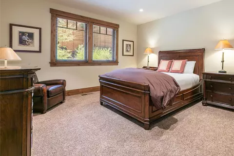 2105 Eagle Feather, Truckee, CA 96161 photo 17