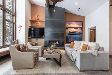 11631 Ghirard Rd, Truckee, CA 96161 photo 2
