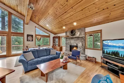 10771 Silver Spur Dr, Truckee, CA 96161