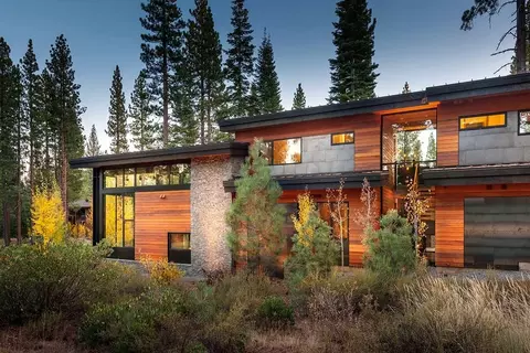 8745 Breakers Ct, Truckee, CA 96161 photo 5
