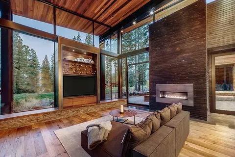 8745 Breakers Ct, Truckee, CA 96161 photo 6