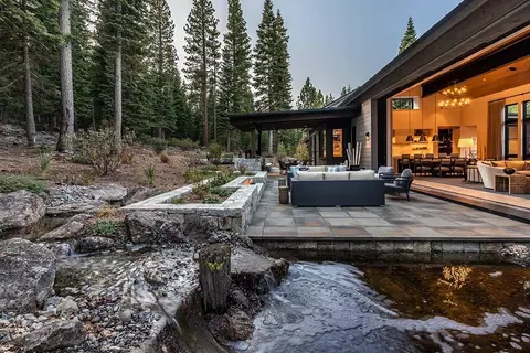 8428 Valhalla Dr, Truckee, CA 96161 photo 4